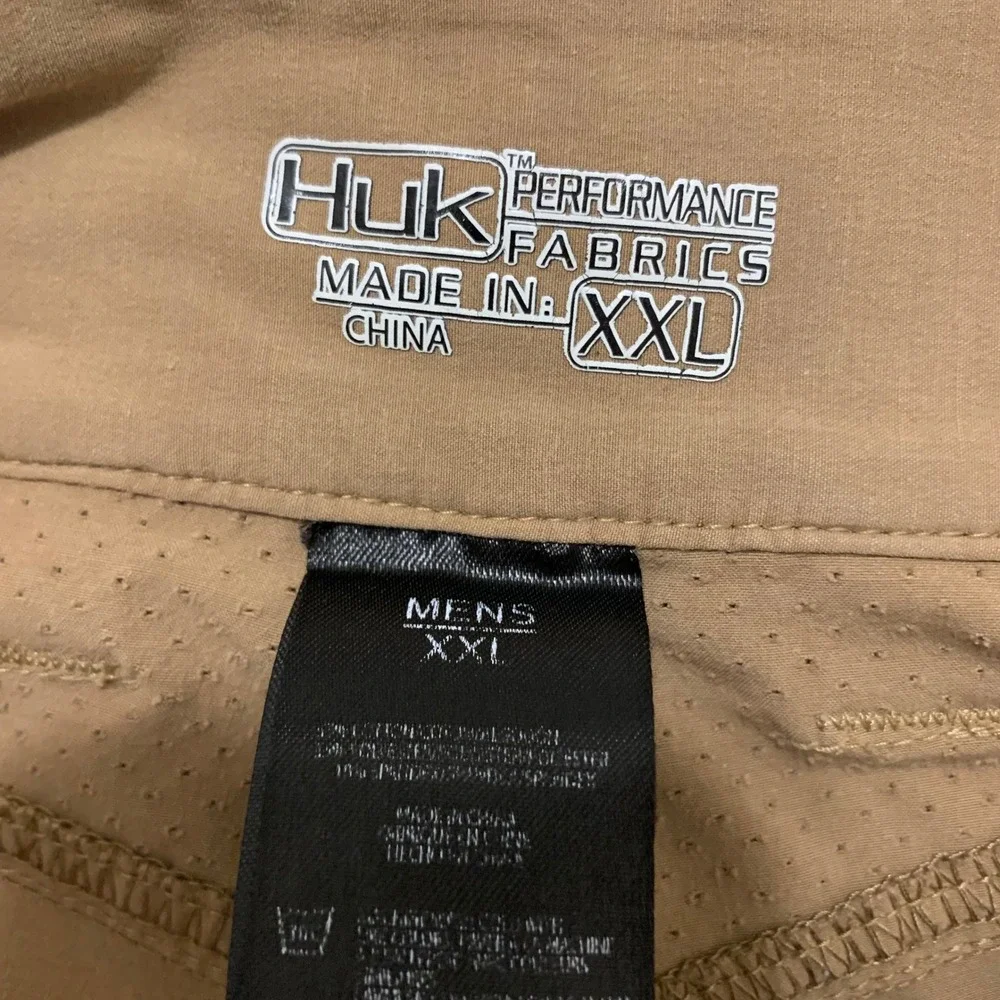 Huk Performance Fishing Shorts Mens XXL 42x10 Quick Dry Stretch Cargo Pocket Tan